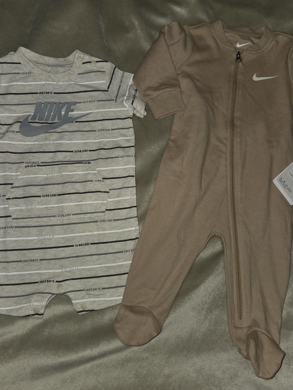 Nike Kids' Two-Pack One-Piece Set - Taupe & Heather Gray Sz 6 Mos